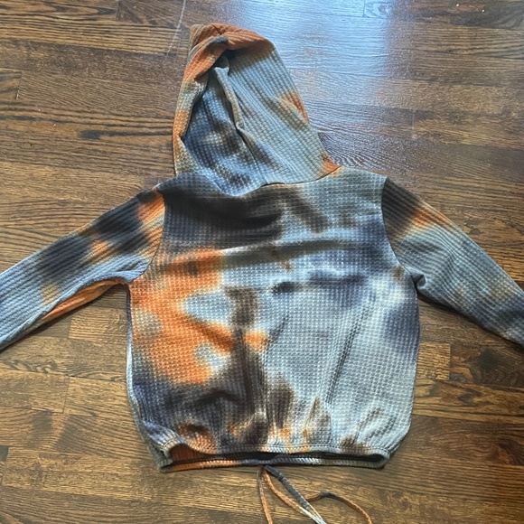 Sweatshirt I Discreet Womans size medium sweatshirt - Picture 2 of 4